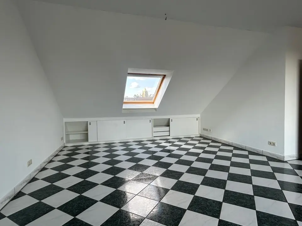 2 Zimmer Wohnung mit 74 m² in Duisburg – Bild 3