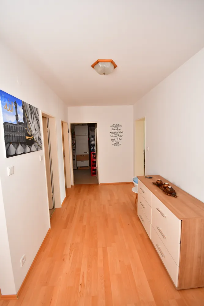 4 Zimmer Wohnung mit 98 m² in München – Bild 4