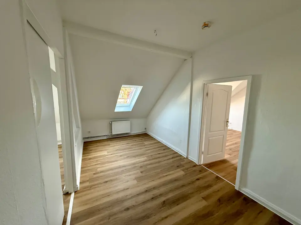 7 Zimmer Wohnung mit 150 m² in Kassel – Bild 6