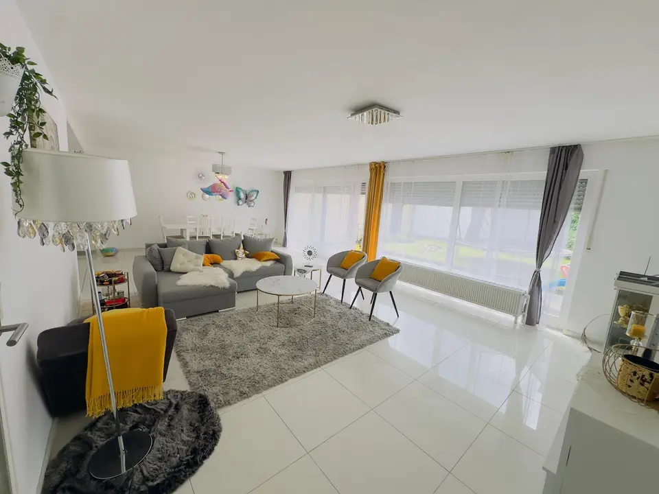 7 Zimmer Wohnung mit 223 m² in Koblenz – Bild 1