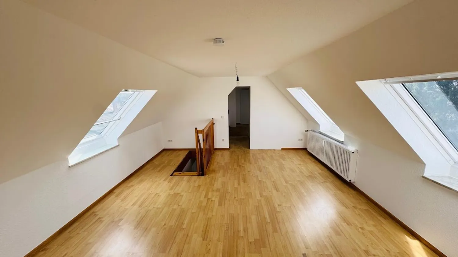 4 Zimmer Wohnung mit 106 m² in Düsseldorf – Bild 1