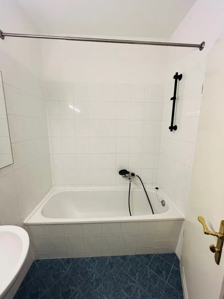 2 room apartment with 80 m² in Berlin – Photo 8