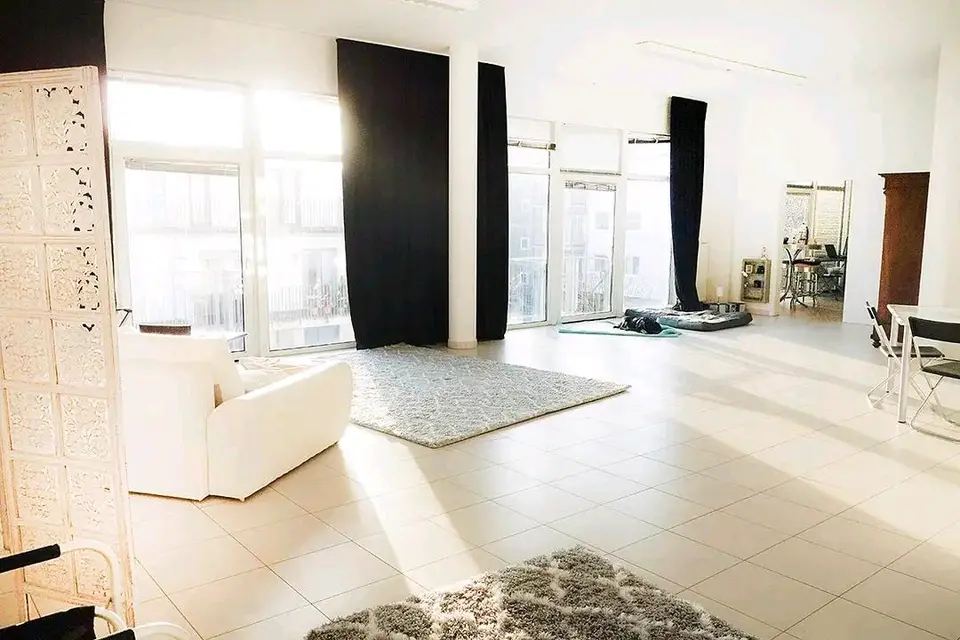 2 Zimmer Wohnung mit 105 m² in Hürth – Bild 1