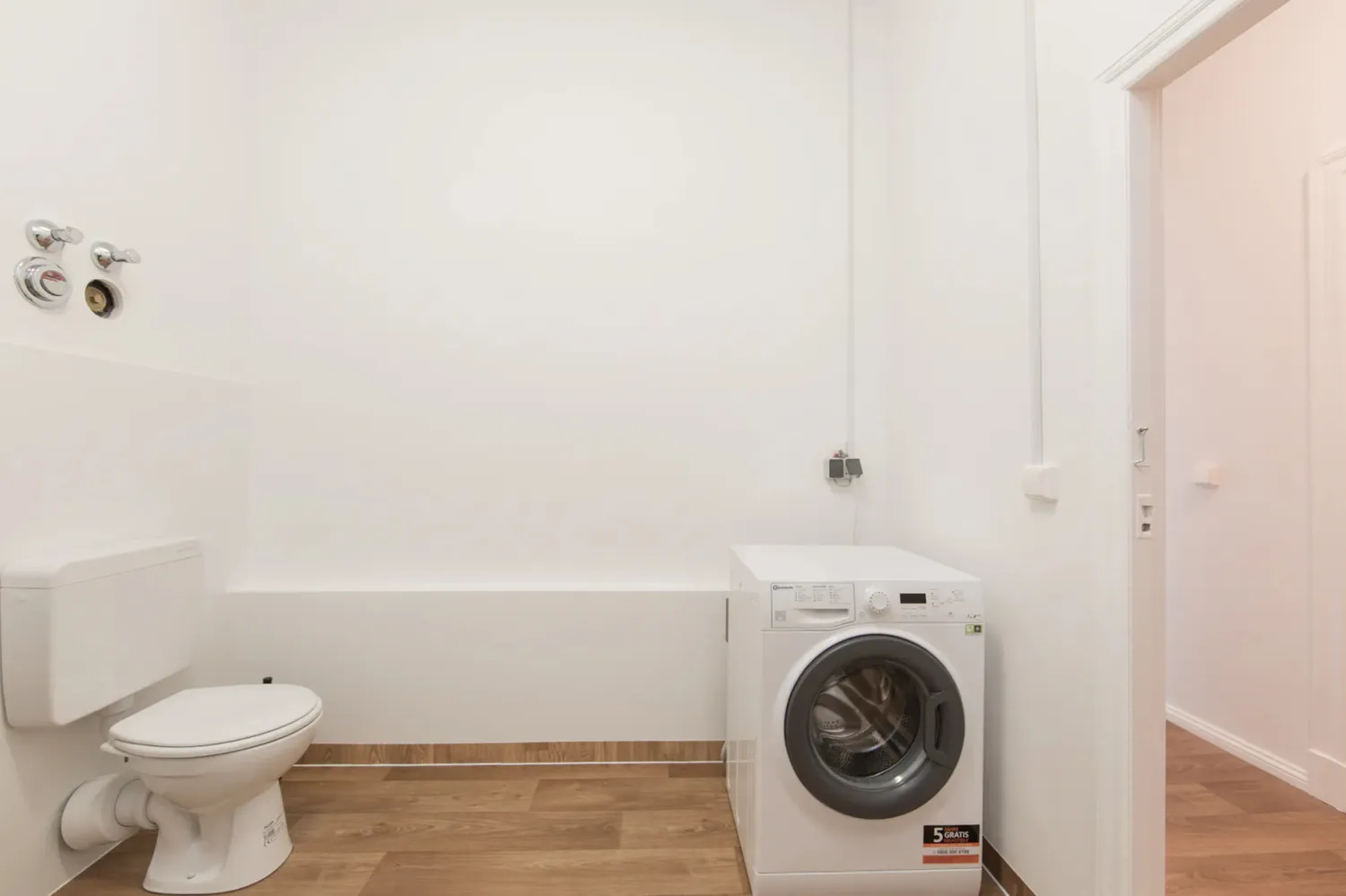Shared room with 11 m² in Berlin – Photo 4