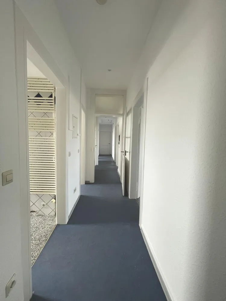 6 Zimmer Wohnung mit 117 m² in Karlsruhe – Bild 1