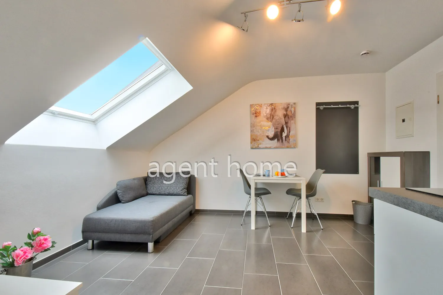 2 Zimmer Wohnung mit 20 m² in Stuttgart – Bild 1