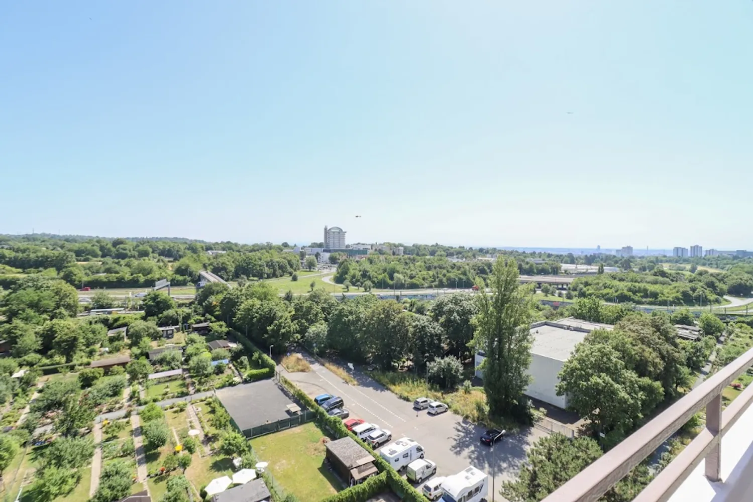 4 Zimmer Wohnung mit 132 m² in Frankfurt am Main – Bild 2