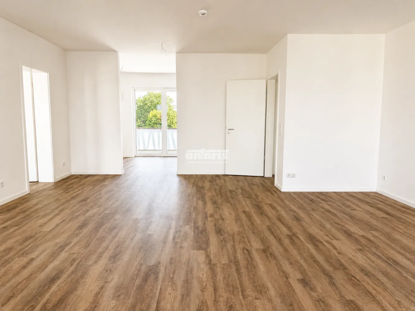 5 Zimmer Wohnung mit 142 m² in Erfurt – Bild 1