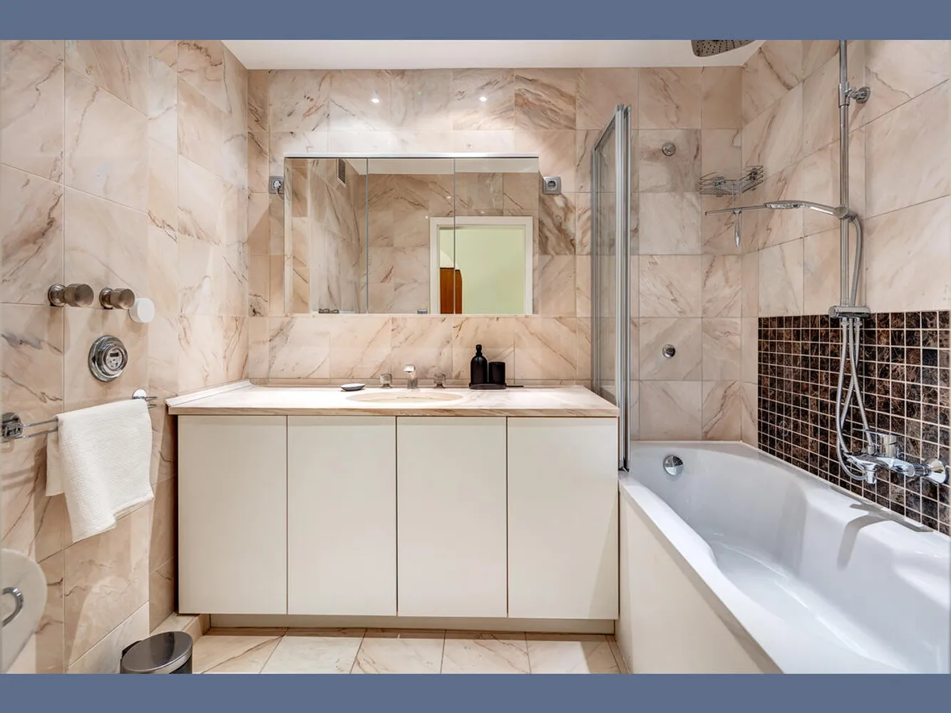 1 room apartment with 66 m² in Munich – Photo 8