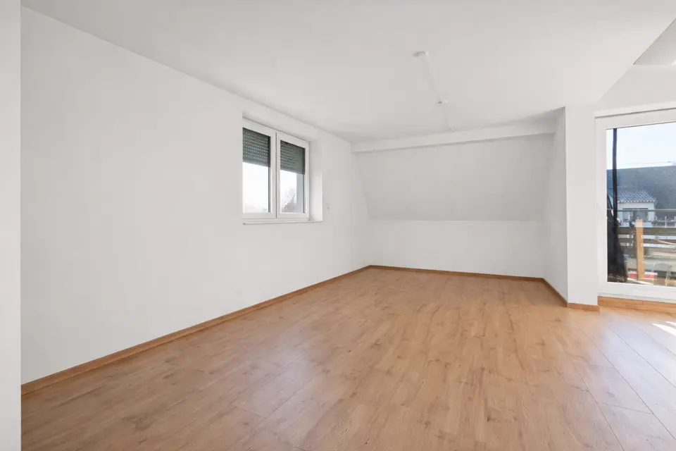 4 Zimmer Wohnung mit 93 m² in Bitterfeld-Wolfen – Bild 2