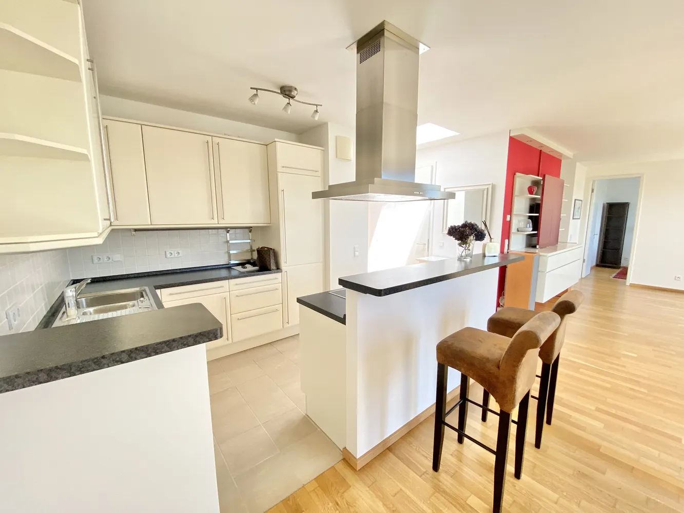 4 room apartment with 115 m² in Munich – Photo 2