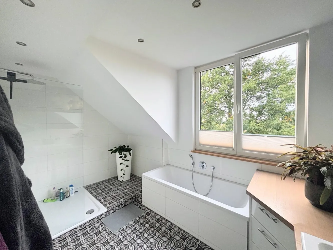 4 Zimmer Wohnung mit 140 m² in Düsseldorf – Bild 10