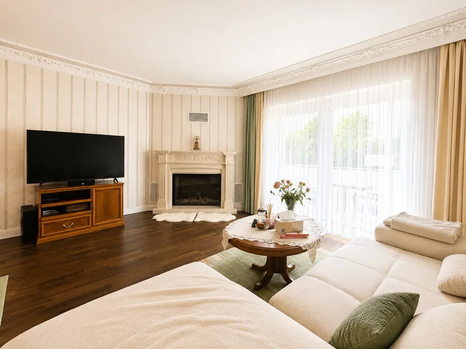 4 room apartment with 181 m² in Magdeburg – Photo 1