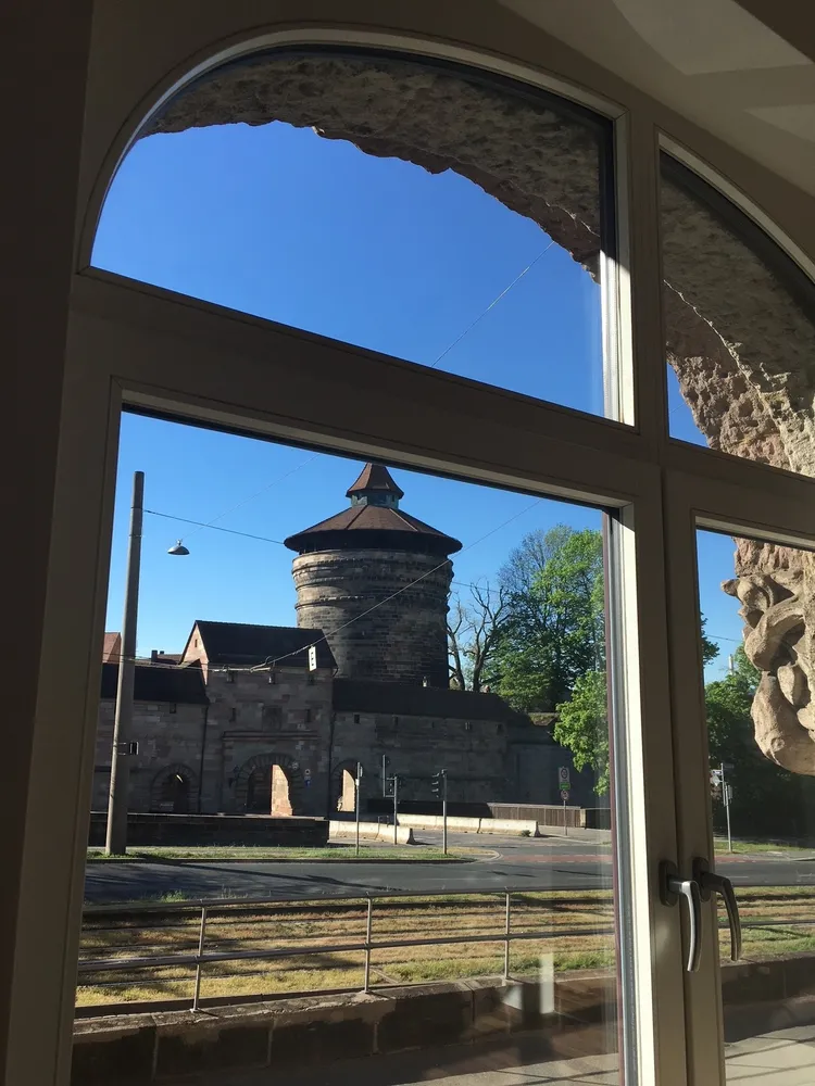 3 Zimmer Wohnung mit 98 m² in Nürnberg – Bild 1