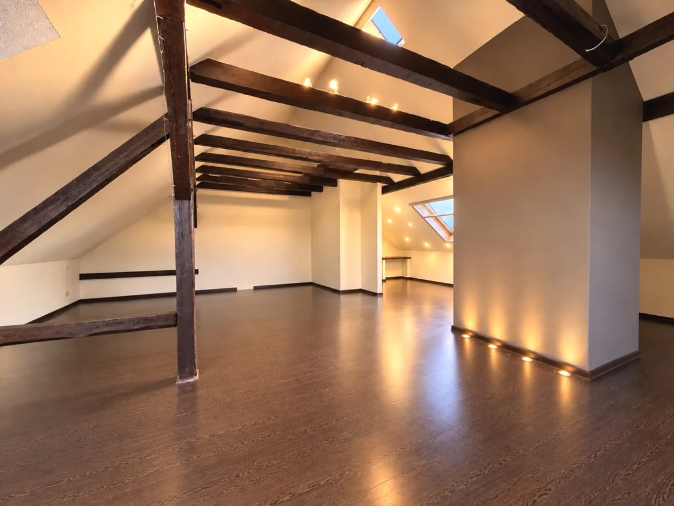 4 Zimmer Wohnung mit 129 m² in Leipzig – Bild 1