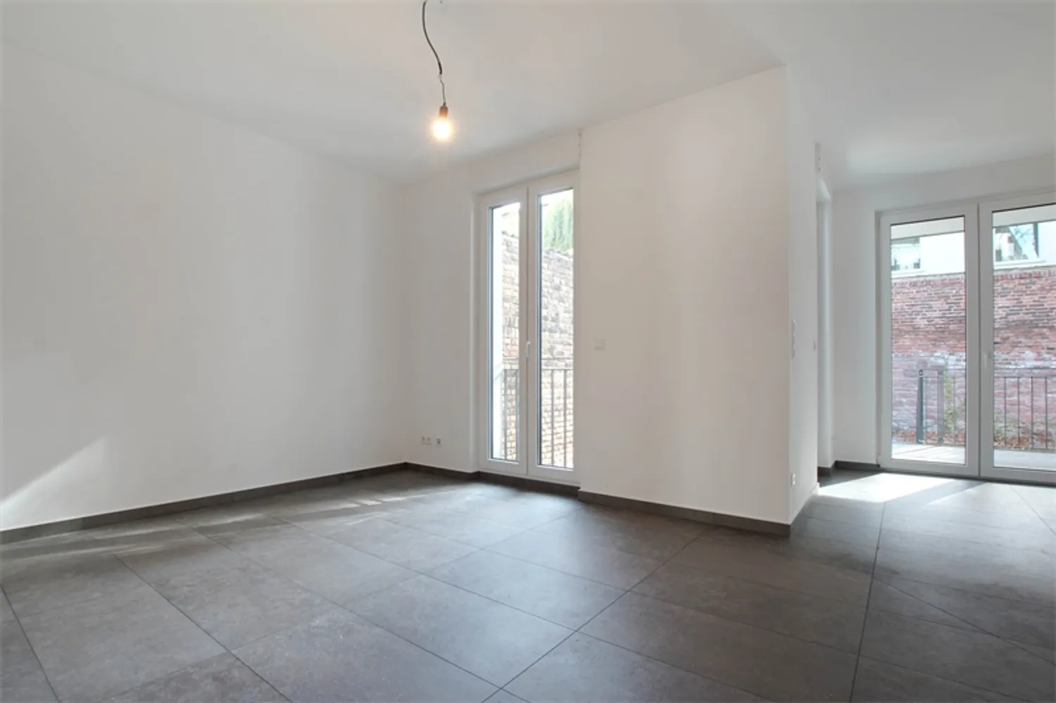 4 Zimmer Wohnung mit 145 m² in Frankfurt am Main – Bild 2