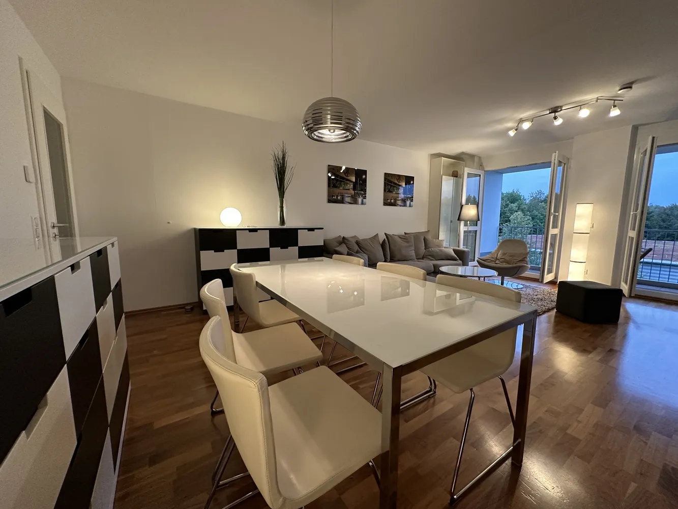 4 Zimmer Wohnung mit 112 m² in München – Bild 2