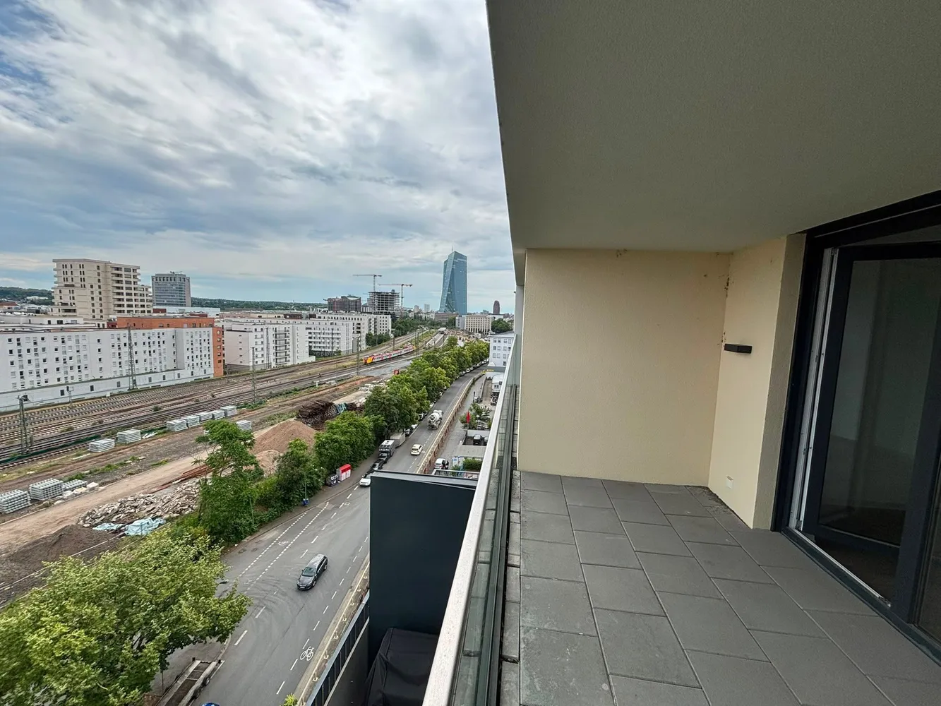 3 room apartment with 93 m² in Frankfurt am Main – Photo 4