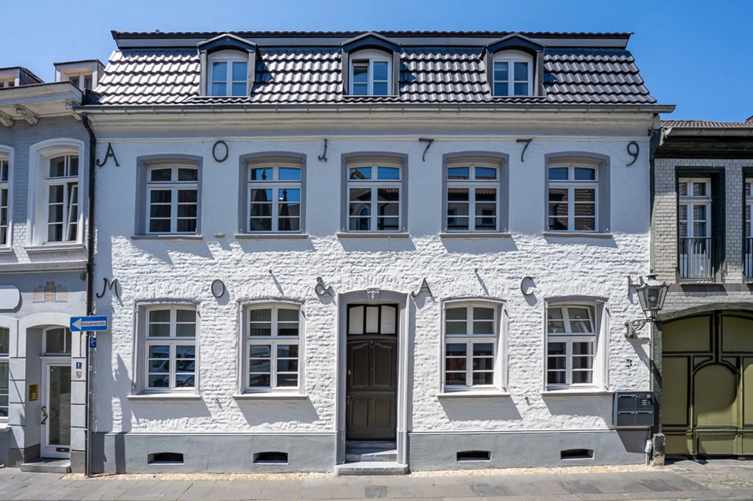 4 Zimmer Wohnung mit 120 m² in Krefeld – Bild 1