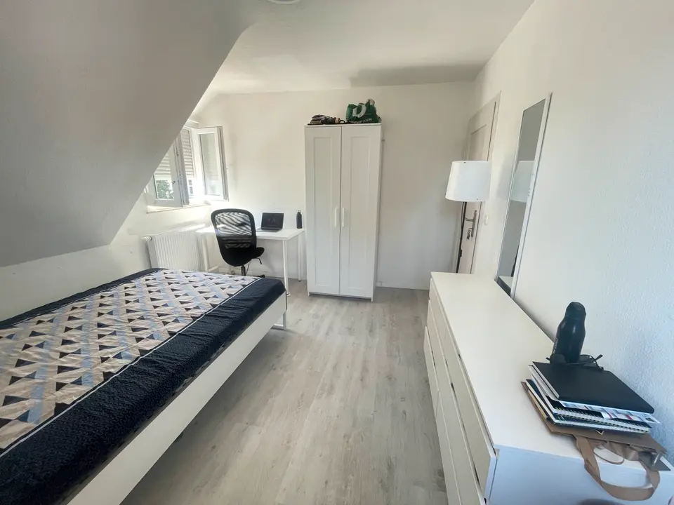 Shared room with 35 m² in Stuttgart – Photo 8