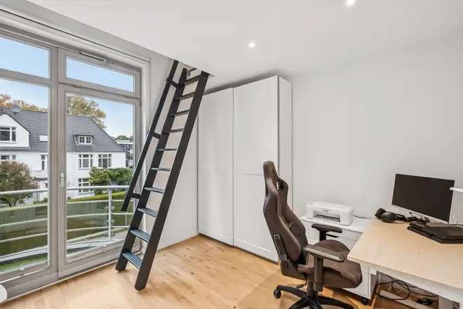 4 Zimmer Wohnung mit 141 m² in Hamburg – Bild 8