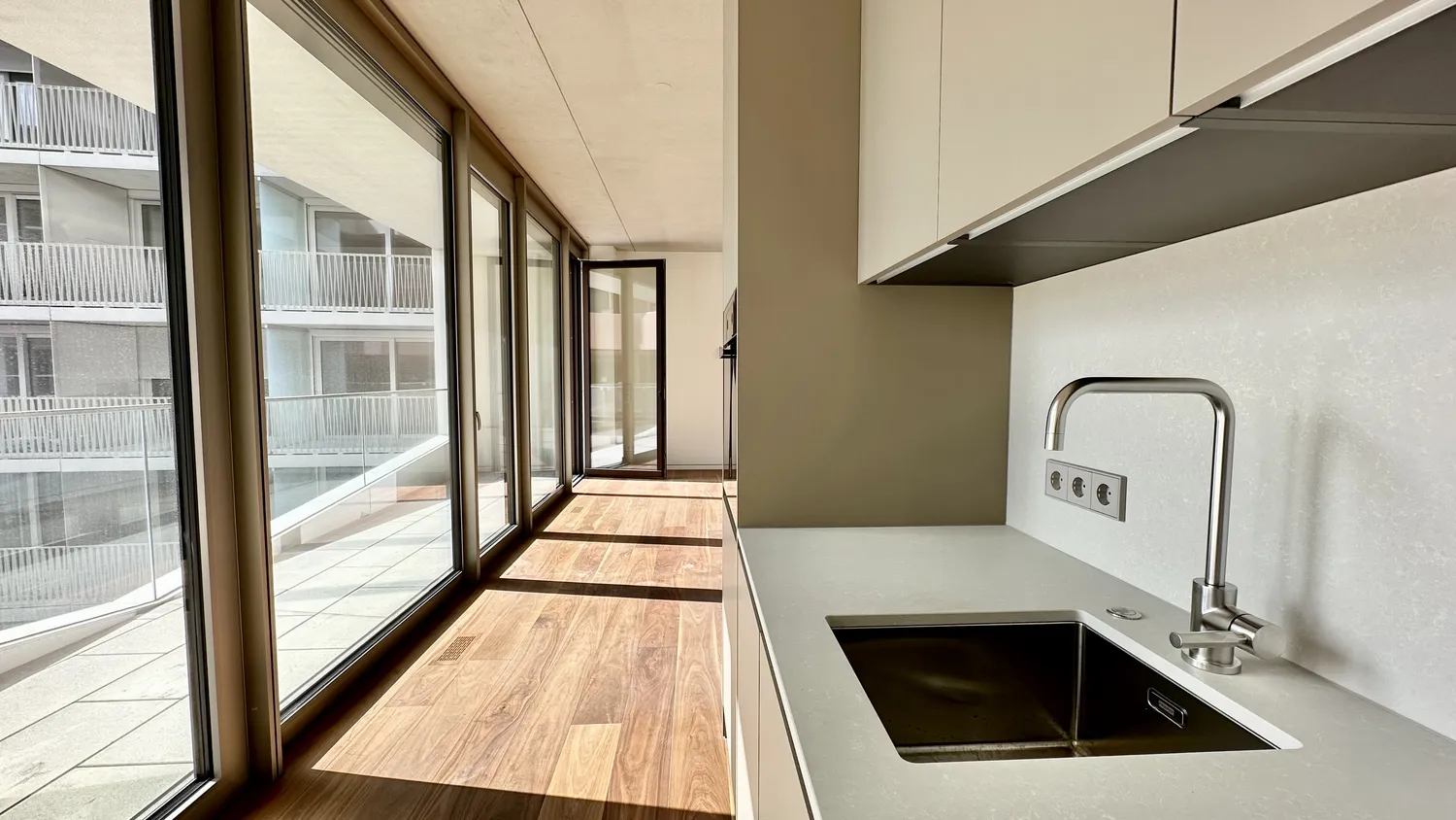2 Zimmer Wohnung mit 83 m² in Berlin – Bild 2