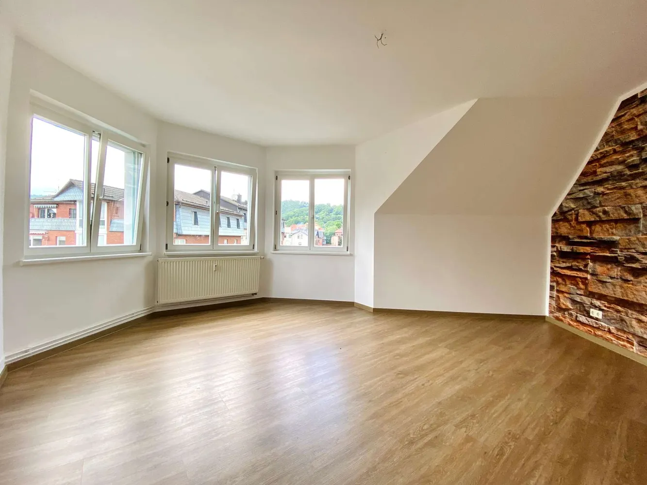 2 Zimmer Wohnung mit 65 m² in Sonneberg – Bild 1