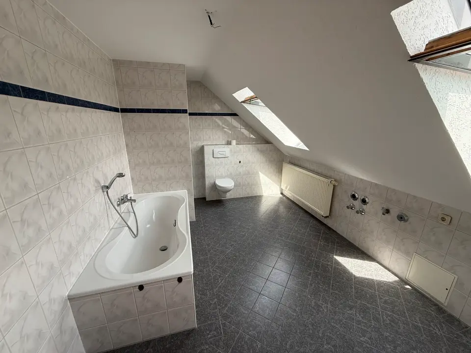 3 Zimmer Wohnung mit 100 m² in Zwickau – Bild 4