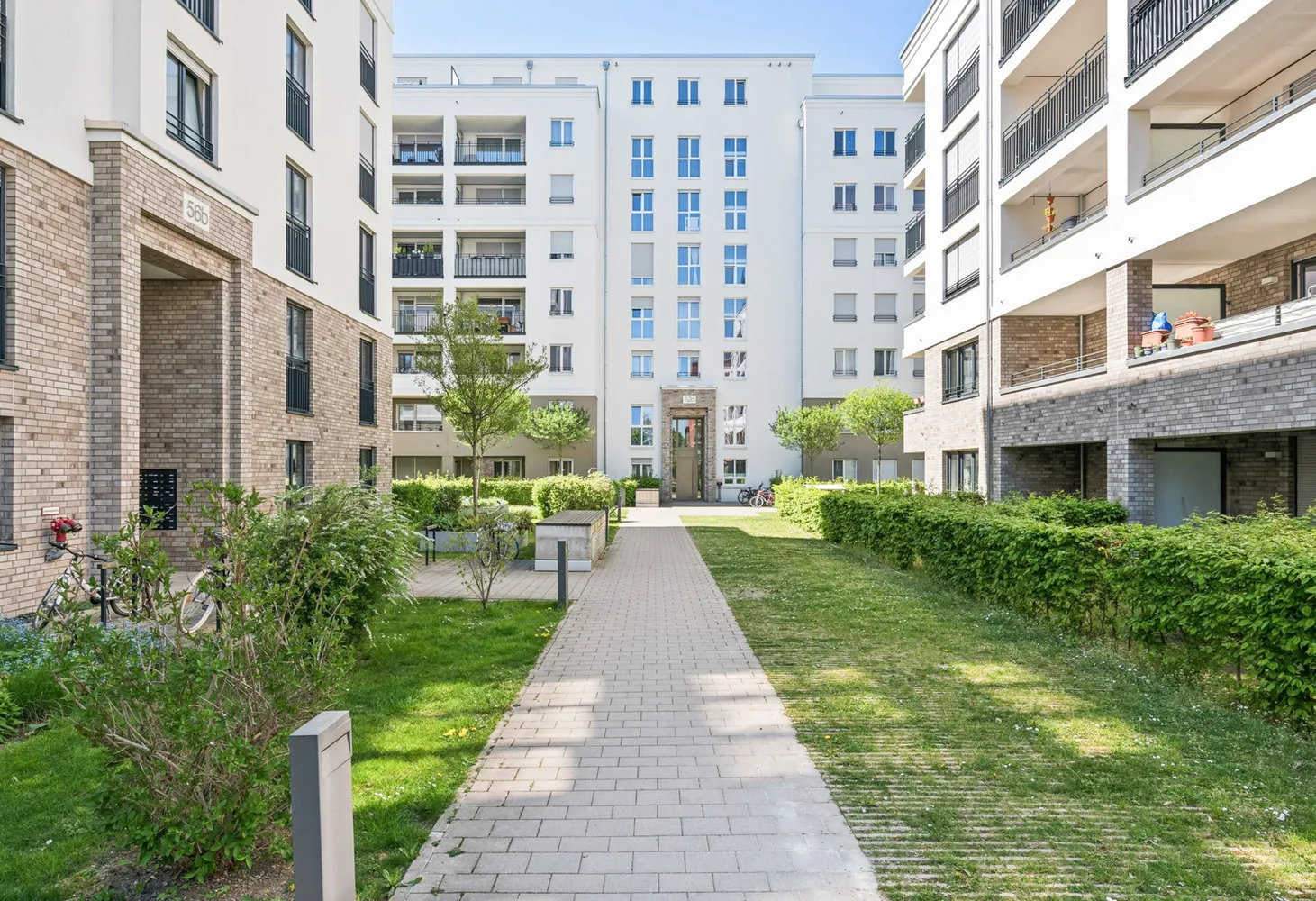 4 Zimmer Wohnung mit 107 m² in Frankfurt am Main – Bild 4
