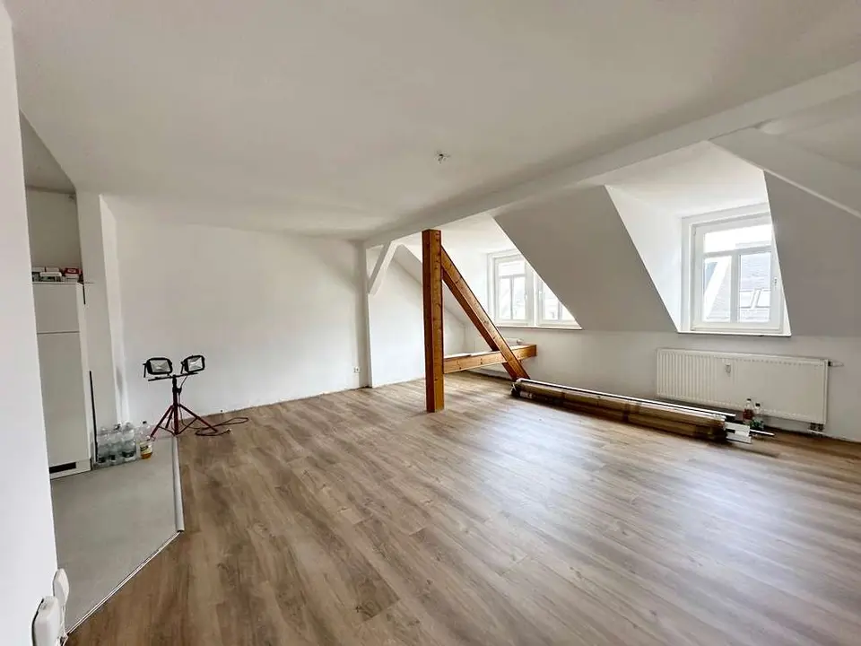 5 Zimmer Wohnung mit 142 m² in Chemnitz – Bild 1