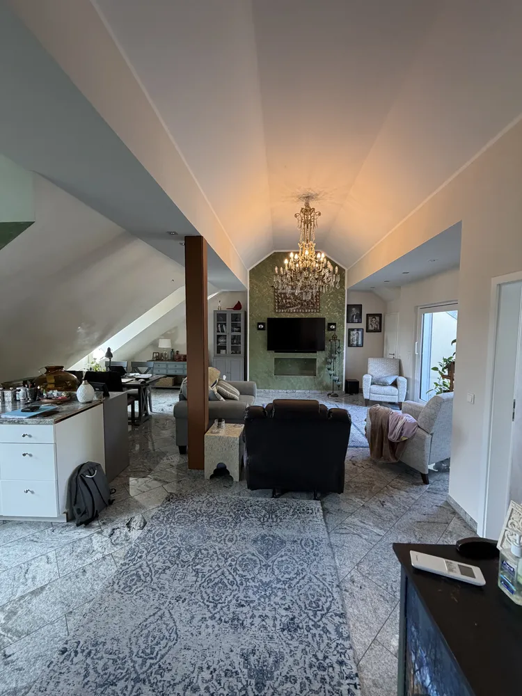 5 Zimmer Wohnung mit 165 m² in Wiesbaden – Bild 2