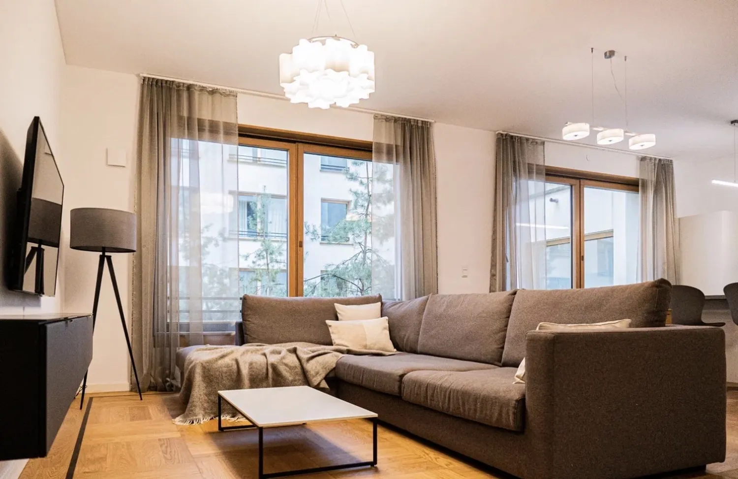 2 Zimmer Wohnung mit 85 m² in Berlin – Bild 1