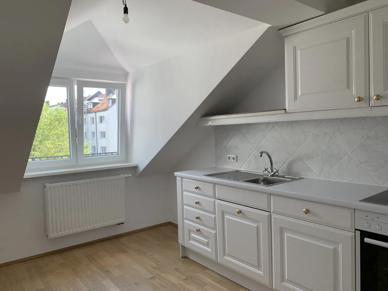 4 Zimmer Wohnung mit 110 m² in München – Bild 2