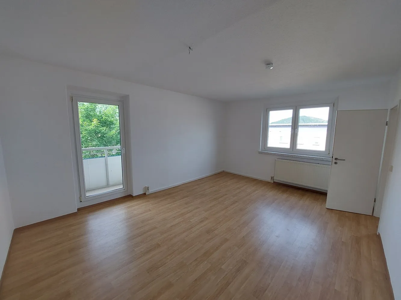 2 Zimmer Wohnung mit 59 m² in Suhl – Bild 2