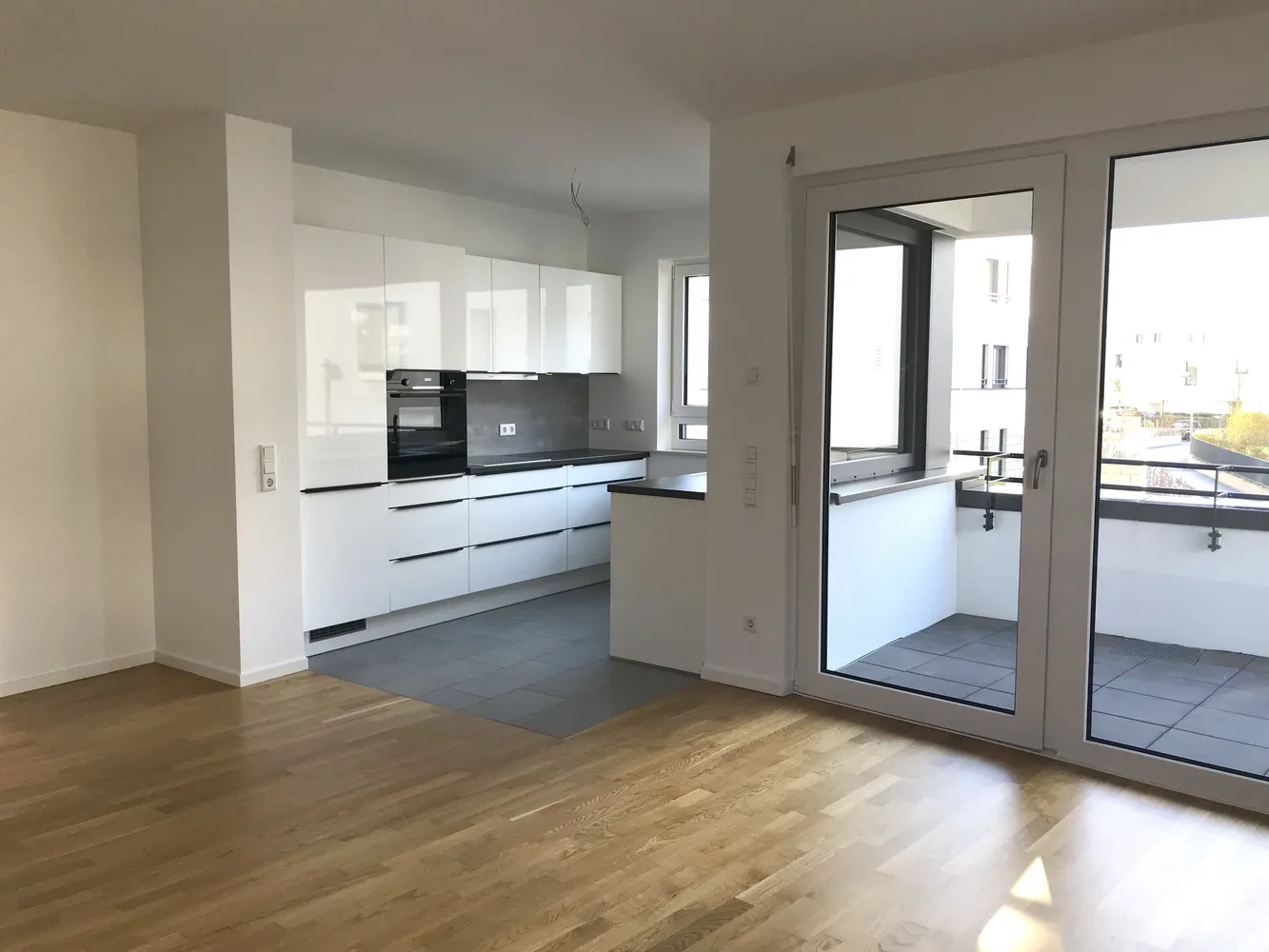 3 Zimmer Wohnung mit 94 m² in Frankfurt am Main – Bild 1