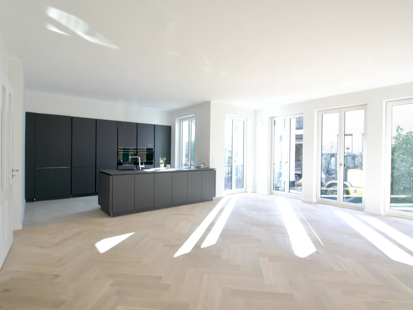 6 Zimmer Wohnung mit 187 m² in Hamburg – Bild 1