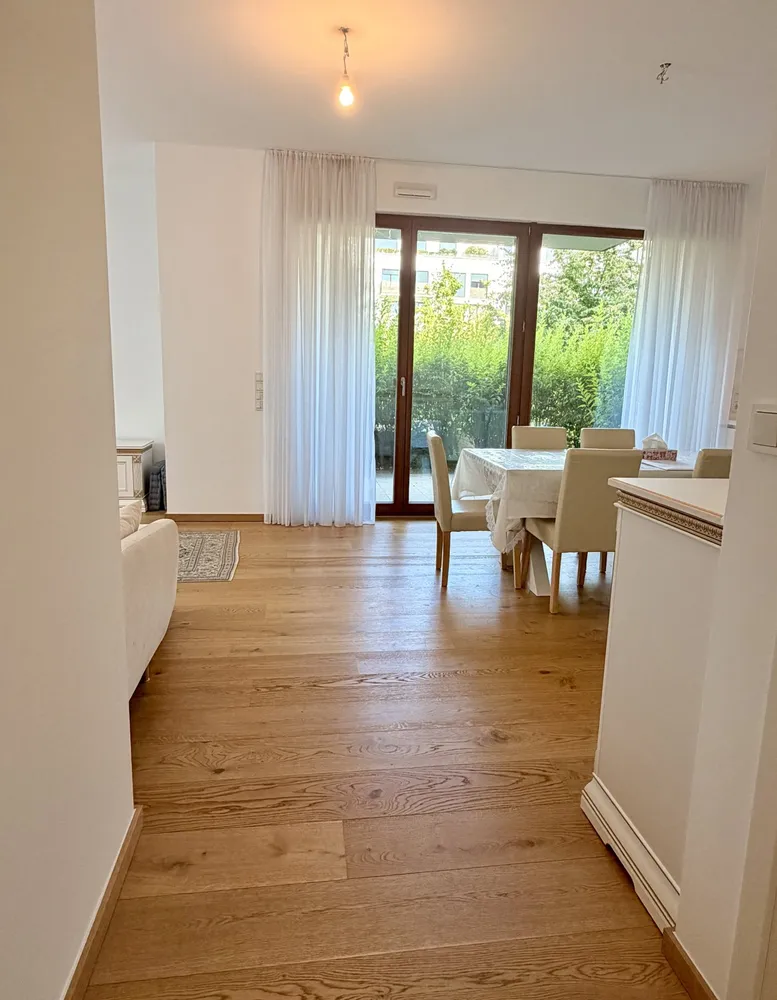 5 Zimmer Wohnung mit 130 m² in Düsseldorf – Bild 1