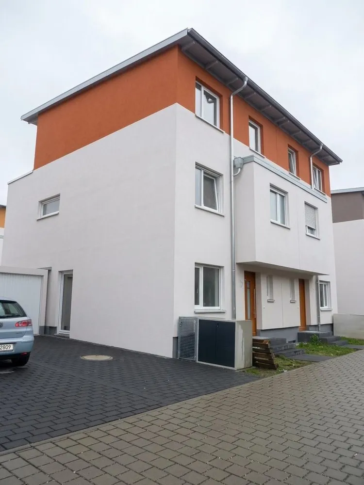 5 Zimmer Haus mit 151 m² in Frankfurt am Main – Bild 1