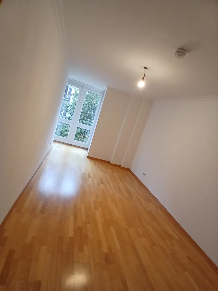 2 Zimmer Wohnung mit 87 m² in Berlin – Bild 3
