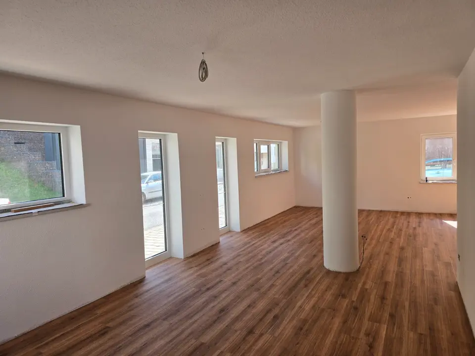 7 Zimmer Wohnung mit 197 m² in Rudolstadt – Bild 1