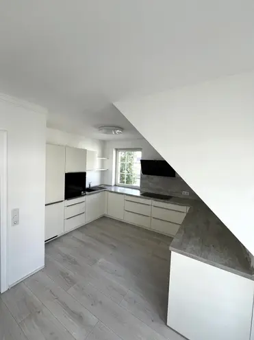 6 Zimmer Wohnung mit 201 m² in Düsseldorf – Bild 6