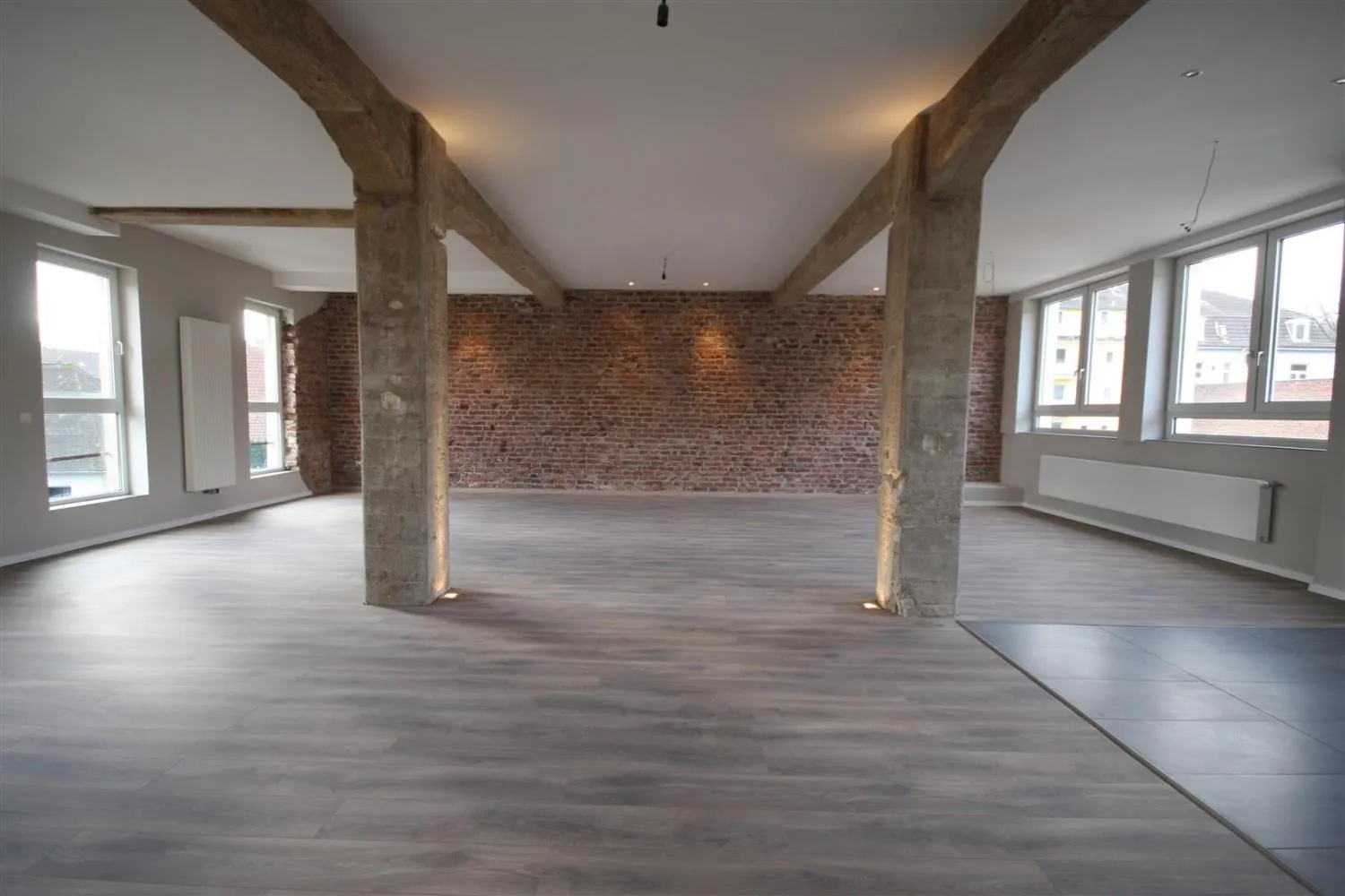 2 Zimmer Wohnung mit 157 m² in Wuppertal – Bild 1