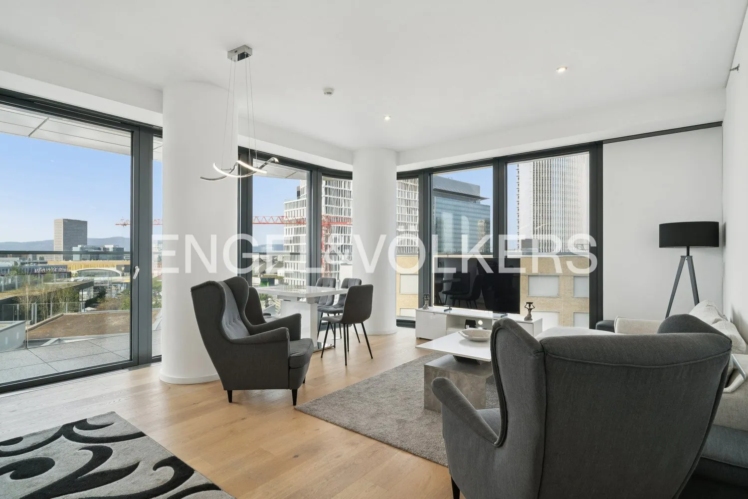 4 room apartment with 107 m² in Frankfurt am Main – Photo 1