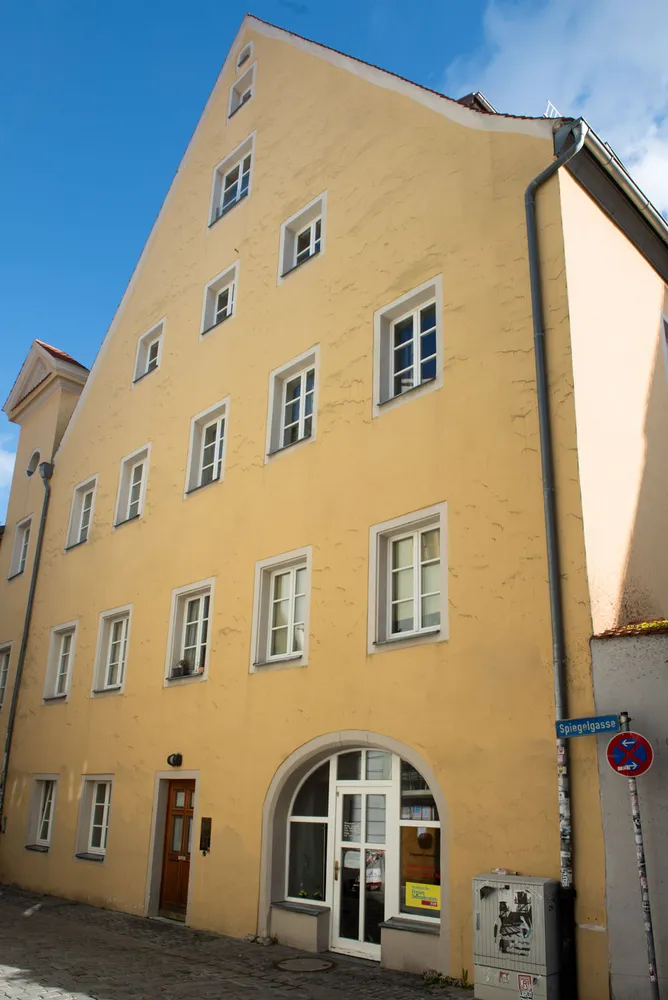 2 Zimmer Wohnung mit 49 m² in Regensburg – Bild 1