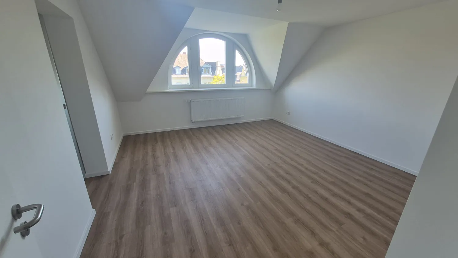 5 Zimmer Wohnung mit 90 m² in Wiesbaden – Bild 9