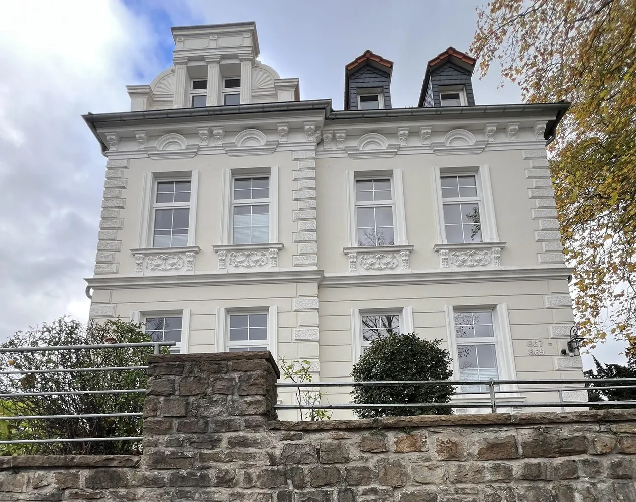 4 Zimmer Wohnung mit 150 m² in Bochum – Bild 1