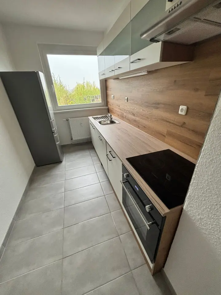 6 Zimmer Wohnung mit 107 m² in Neubrandenburg – Bild 2