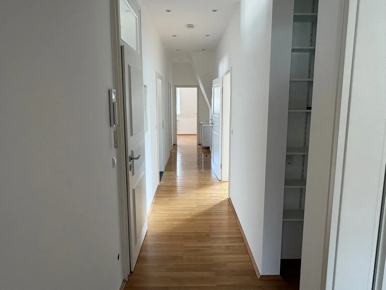4 Zimmer Wohnung mit 91 m² in Frankfurt am Main – Bild 3