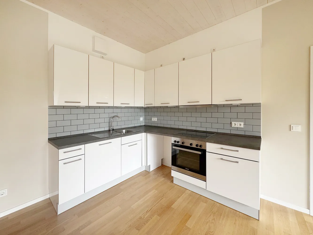 2 Zimmer Wohnung mit 82 m² in Berlin – Bild 6