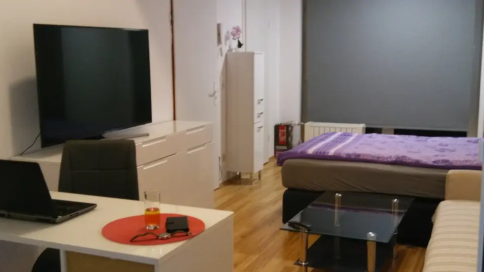2 Zimmer Wohnung mit 35 m² in Köln – Bild 6